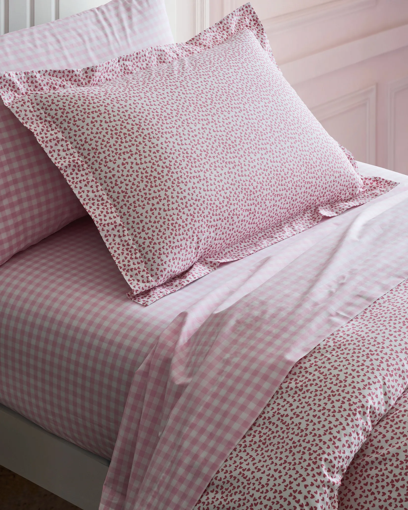 Petite Plume Luxe Premium Cotton Bed Sheets in Pink Gingham