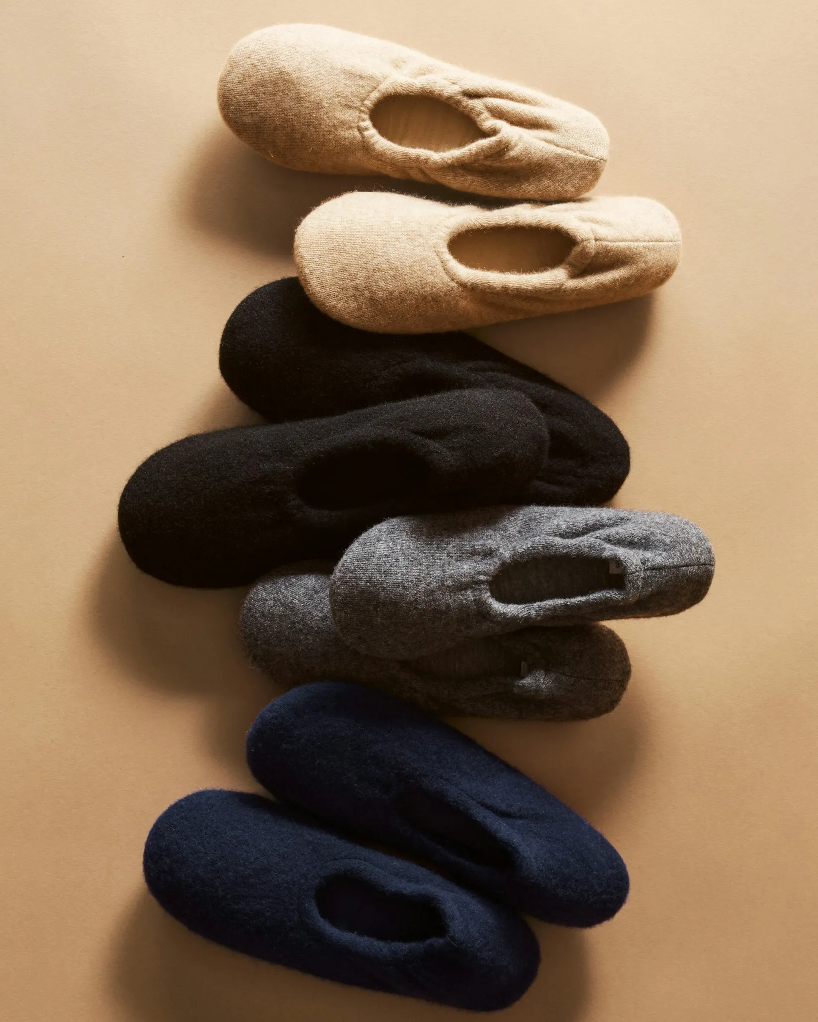 Women Petite Plume Women's Cashmere Slippers in Dark Heather Grey